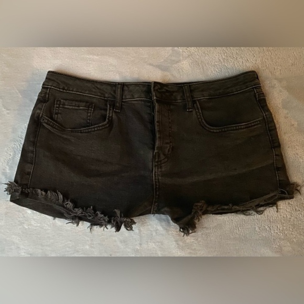 NWT Forever 21 Women’s Distressed Denim Jean Shorts Black Size 31